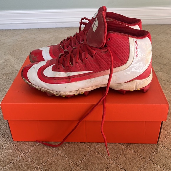 Nike Red Athletic Shoes with Molded Cleats - Picture 5 of 7